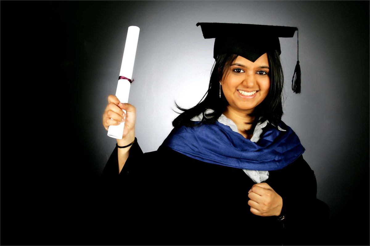 graduation portraits photographed by Studios4u