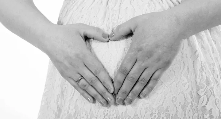 Dazzling Pregnancy Shoot photograph 1